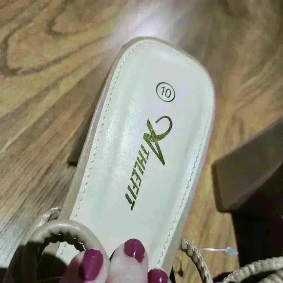 Athlefit Square Toe Chunky Heels, Size 10 - Picture 5 of 7